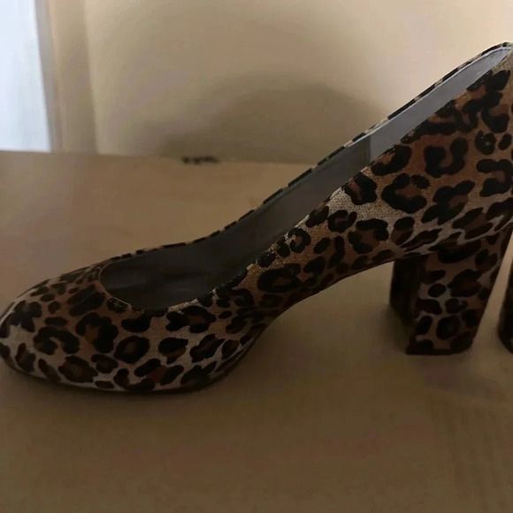 ๐๐๐๐ HOST PICK!!๐๐๐๐๐ - Picture 3 of 11